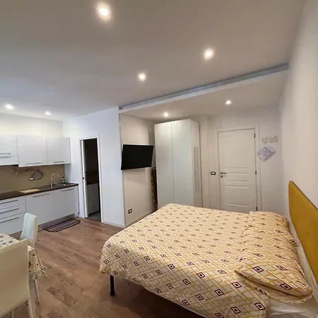 Little House Rione Alto Apartment